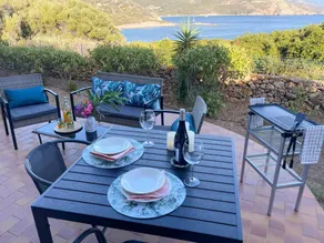 Ferienunterkunft mit Pool, Grill und Garten | Meerblick - Image 2
