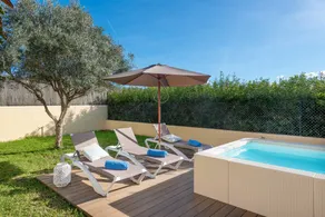 Chalet with barbeque, garden & private pool - Image 4