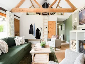 Cottage with garden & barbecue | River view - Image 3