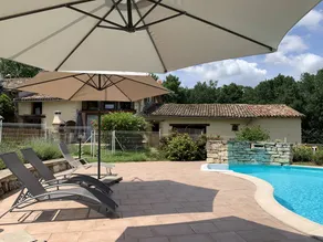 Fully equipped gite with garden, private pool & BBQ | River view | Dogs allowed - Image 2