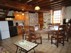 Cottage with garden & barbecue - Image 2