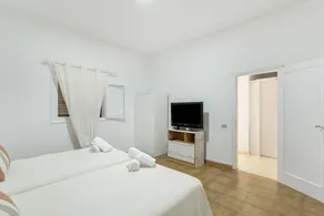 Interior Double Room - Image 5