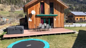 Family-friendly holiday home with hot tub, sauna & garden - Image 3