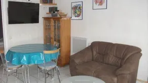 Family-friendly holiday home with BBQ, terrace & garden | Pet-friendly - Image 2