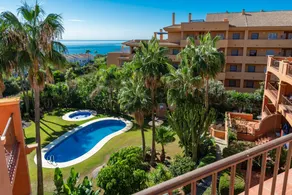 Fantastico appartamento totalmente attrezzato con terrazza, piscina e giardino | Vista sul mare | Accanto alla spiaggia - Image 2