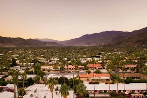 The Wesley by AvantStay | Communal Pool + Jacuzzi + Poolside Grill | Mountain Views | Walk to Dining + Spas | Joshua Tree Nearby - Image 5