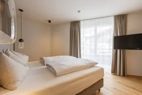Apartment with terrace - Image 4