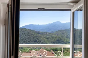 Charming dedicated room with garden & terrace | Garden view | Suitable for remote work | Pets allowed - Image 3