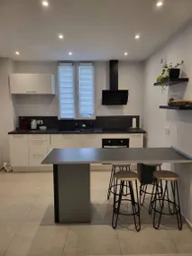 Holiday home with garden & terrace - Image 3