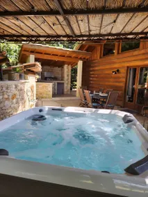 Fully equipped chalet with garden, terrace & hot tub | Mountain view - Image 3