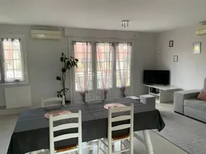 Flat with garden | City view - Image 2