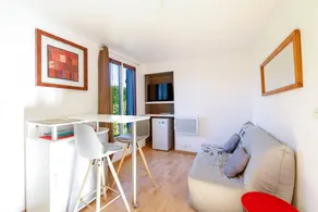 Cottage with garden & terrace | Garden view - Image 4