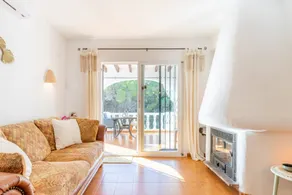 Charming house with terrace, garden & pool | Mountain view - Image 4