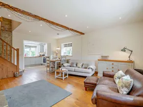 Cottage with terrace, garden & barbecue - Image 2