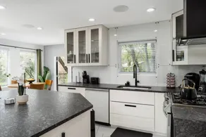 Holiday home with private pool, garden & terrace - Image 4