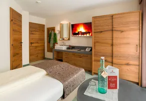 Aparthotel with sauna, BBQ & hot tub - Image 3