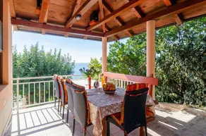 House with private pool, BBQ & garden - Image 3