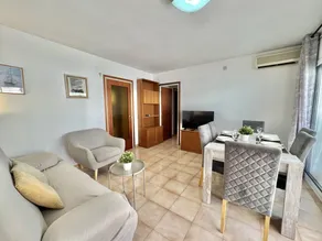 Spacious 3-bedroom apartment in central Roses, close to beach - Image 4