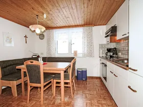 Apartment with garden - Image 2