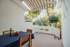 Charming flat with BBQ & garden | Sea view | Pets allowed - Image 2