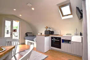 Camping suite with BBQ & garden - Image 4