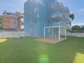 Wohnung mit Garten und Pool - Image 2