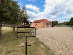 Beautiful cottage with garden | Pets are welcome - Image 2