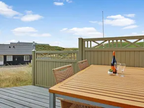 Family-oriented holiday home with terrace | Next to the beach - Image 5