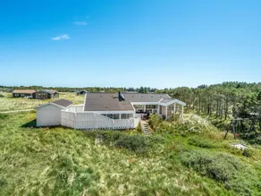 Child-friendly beautiful house with private pool, sauna & BBQ | Next to the beach - Image 5