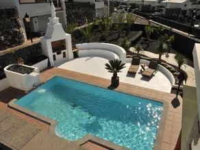 Fully equipped charming holiday home with private pool, terrace & barbeque - Image 2