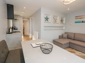 Family-friendly cottage with pool | Beach nearby | Pet-friendly - Image 4