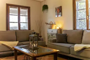 Lovely holiday home with garden - Image 2