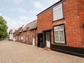 Family-friendly charming cottage with terrace & garden | Pet-friendly - Image 2