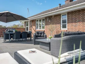 Child-friendly house with terrace | Close to the beach | Dogs allowed - Image 3