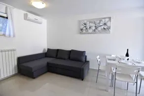 Flat with terrace | Next to the beach - Image 2