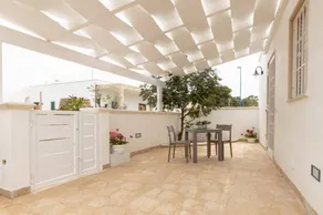 Dedicated room with garden - Image 5