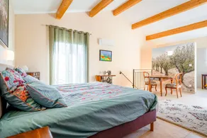 “Jamin” Room with Private Terrace, Wi-Fi, and Air Conditioning - Image 5
