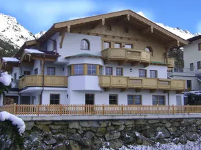 Holiday apartment with balcony in the ski resort - Image 2