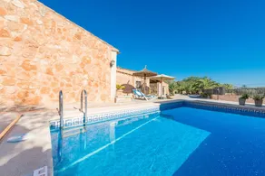 Familienfreundliche Villa mit Garten, privatem Pool und Terrasse - Image 3