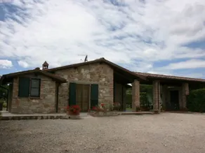 8 people villa with private pool and garden, situated near Castiglione del Lago. One of the ground f - Image 4