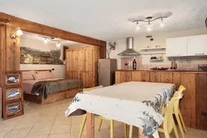 Studio 'The Deer House' with Shared Garden and Wi-Fi - Image 3