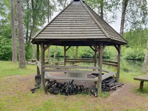 Holiday home with garden & BBQ - Image 5