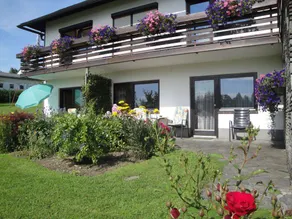 Dedicated room with terrace & garden | Lake view - Image 3