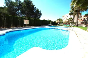 Voll ausgestattete schöne Ferienwohnung mit Pool und Garten - Image 2