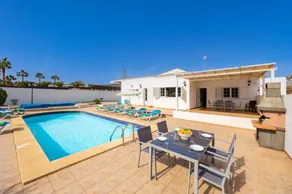 Villa mit Garten, Grill und privatem Pool - Image 3