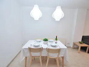 Charming ground floor with courtyard, near beach and amenities in Mataró - Image 4