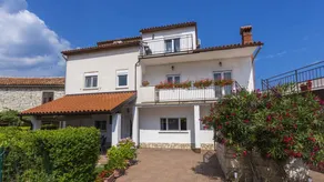 Fully equipped house with terrace, pool & barbeque | Dogs allowed - Image 3