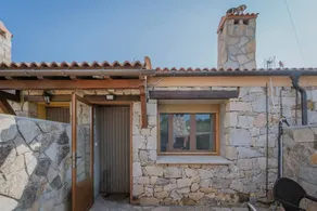 House with terrace, garden & barbecue | Garden view - Image 4