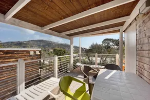 Mobil-home avec jardin, terrasse et piscine | Vue jardin - Image 3