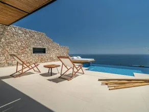 Apartment with pool - Image 5